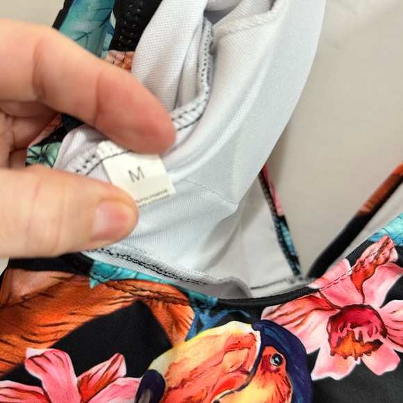 Women’s Deep V-Neck Floral & Toucan One-Piece Swimsuit Size Medium - Picture 6 of 7